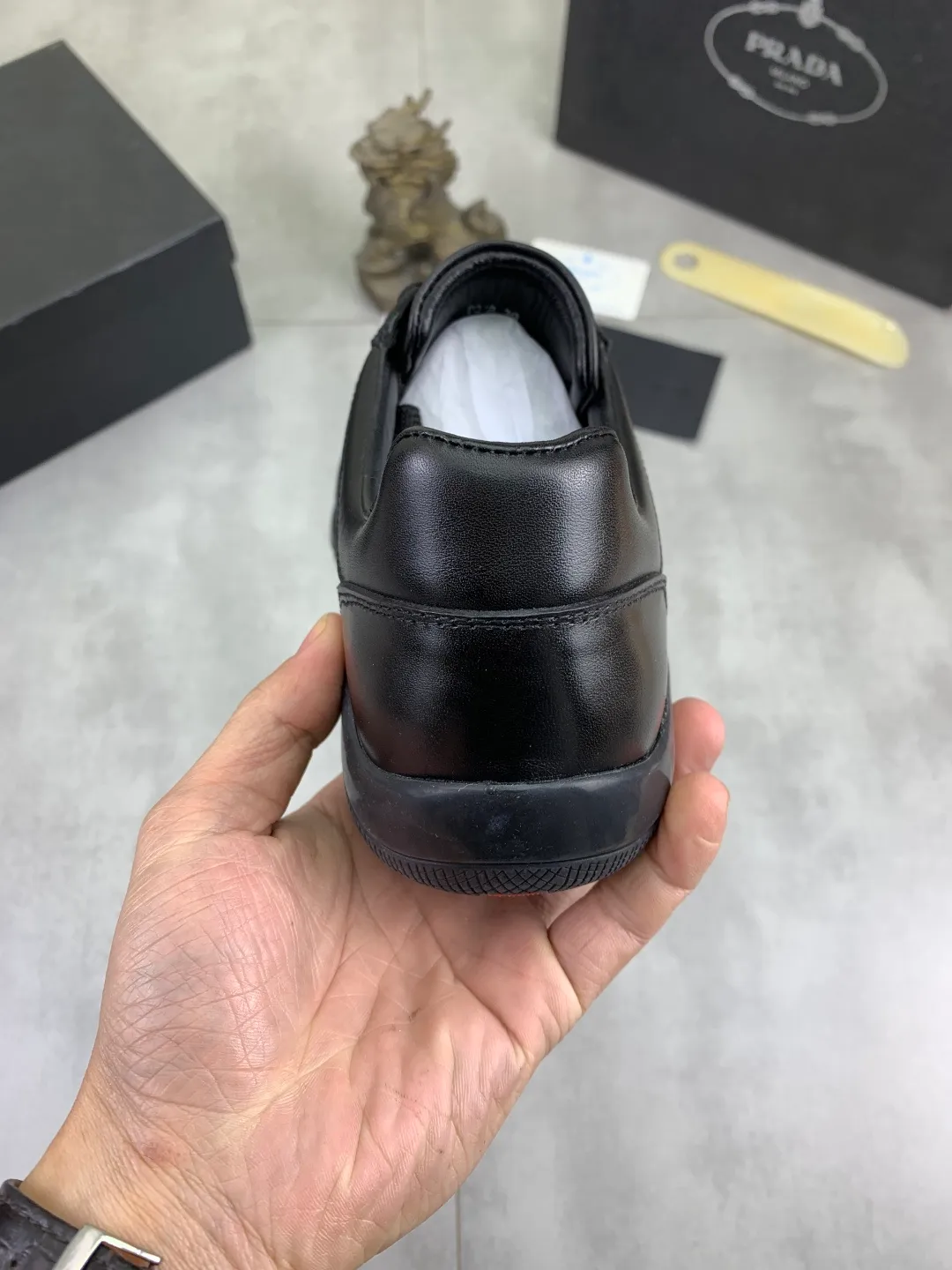 Men's Men's Shoes P400💰[New Style] The latest classic model of high-quality PRADA breathable and comfortable men's shoes has been launched on the official website, 1:1 replica, synchronized in Hong Kong, and on the same catwalk; all made of calfskin with breathable mesh fabric ➕Imported softness Comfortable sheepskin lining, 🍡🍡original rubber outsole, non-slip and wear-resistant; comfortable to wear, attractive style, fine workmanship, and simple and neat shoe last, showing a man's courage and toughness, 👍size 38 to 44; black White 🉑️Choose